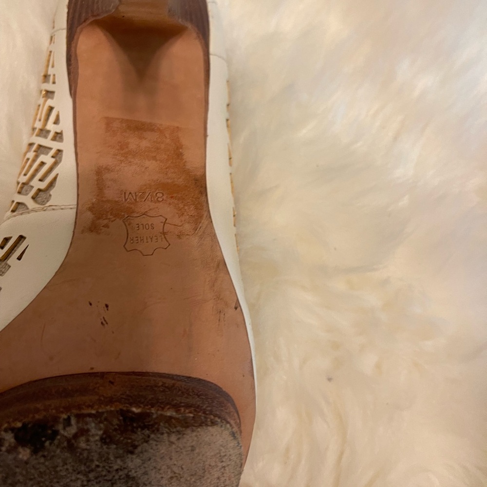 Tory Burch Off White Open Toe Lattice Style Peep Toe High Heels Size 8 1/2 - Picture 3 of 12